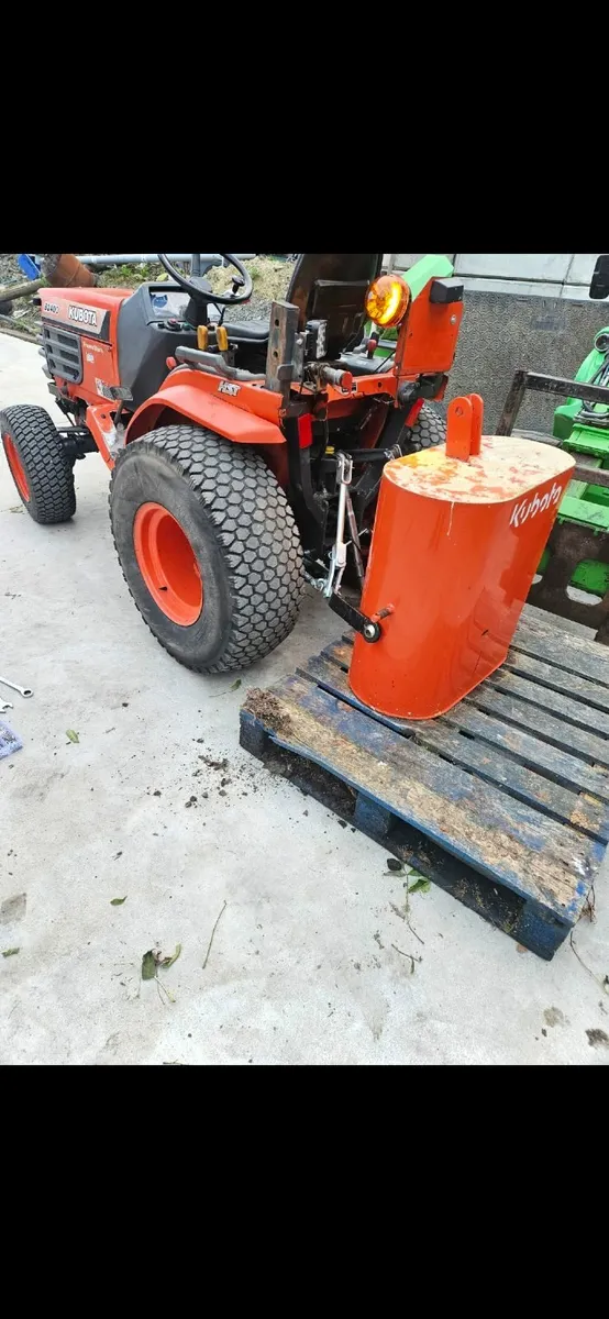 Kubota b2400 tractor 4wd no vat - Image 2