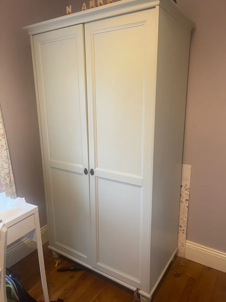 Drawers and wardrobe - Image 2