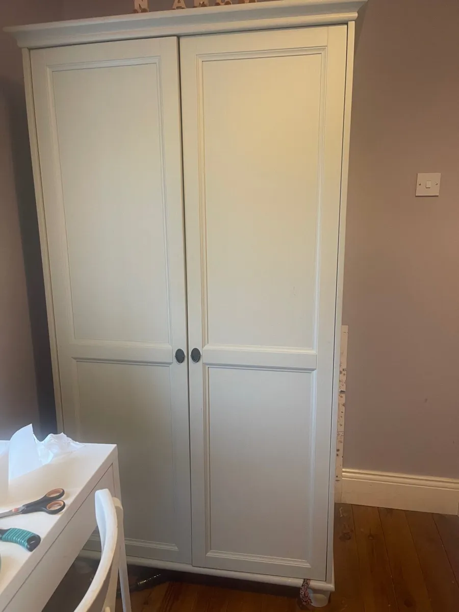 Drawers and wardrobe - Image 3