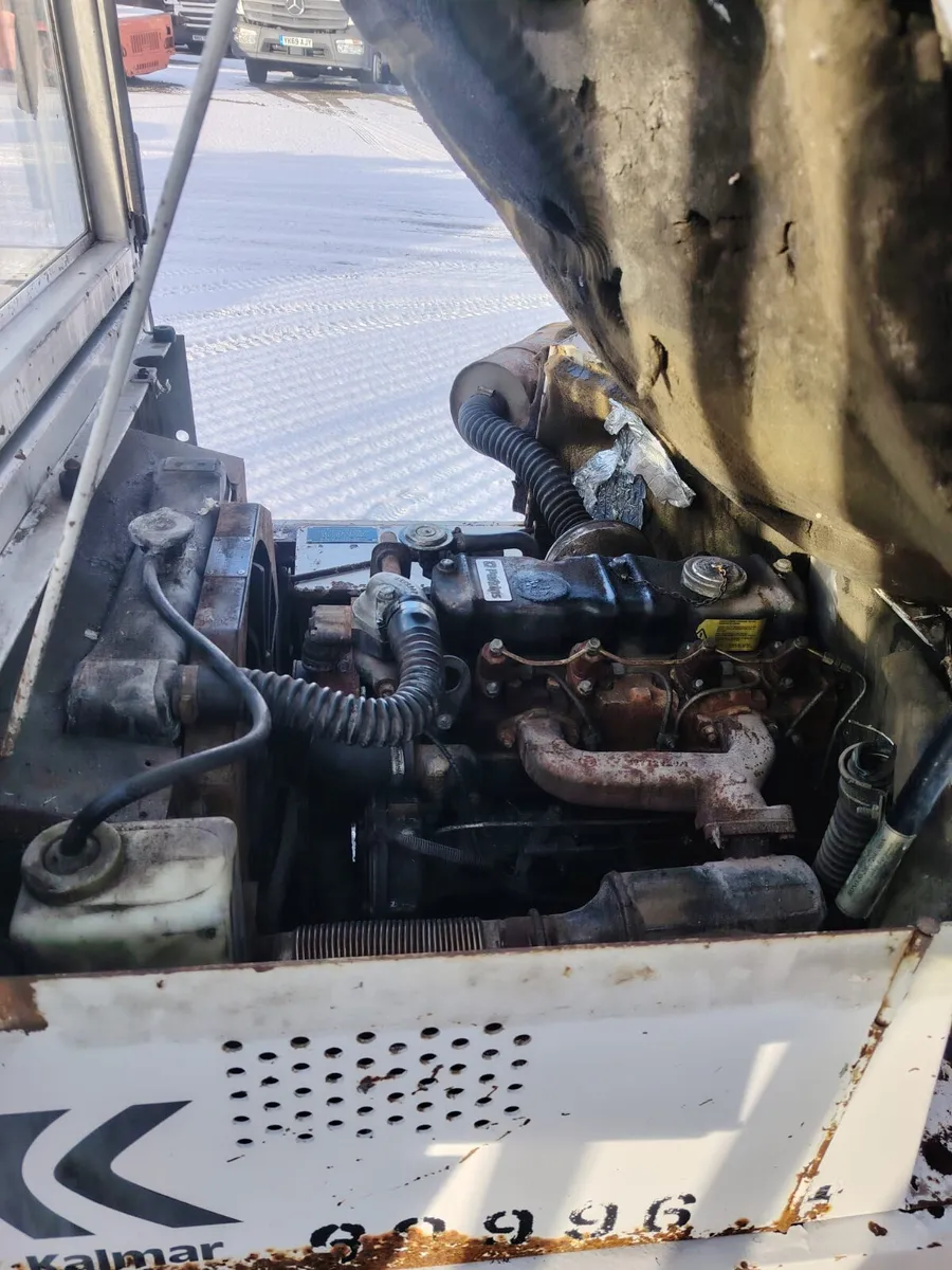 Kalmar 2 Ton diesel forklift Side shift full cab - Image 2