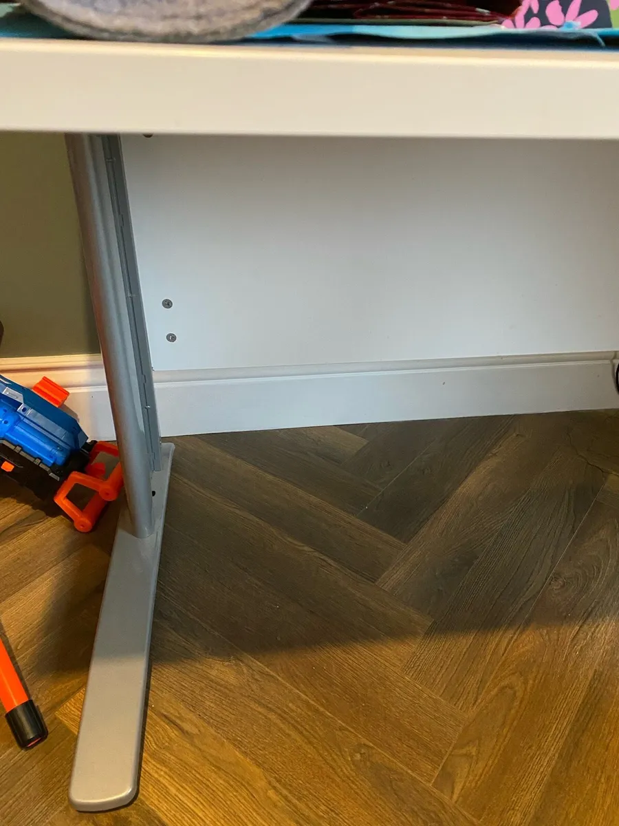 Office Desk. - Image 3