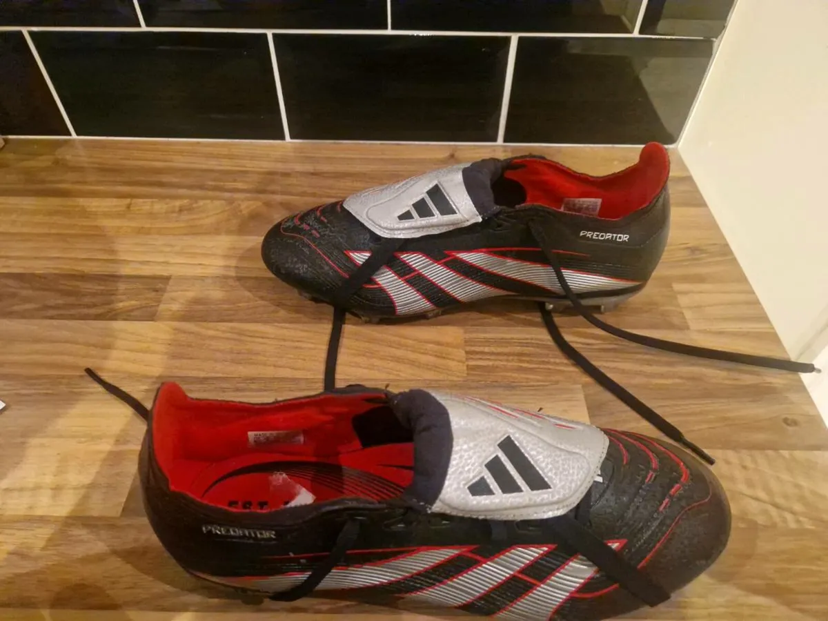 Football boots - Image 1