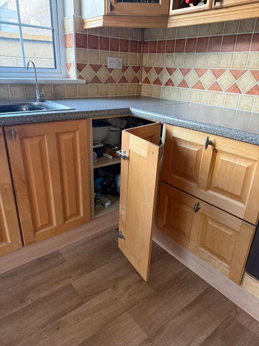 Kitchen units - Image 2