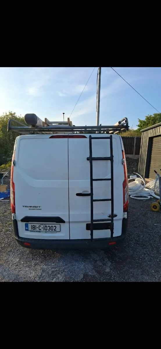 Ford Transit Custom  lwb 2018 - Image 2