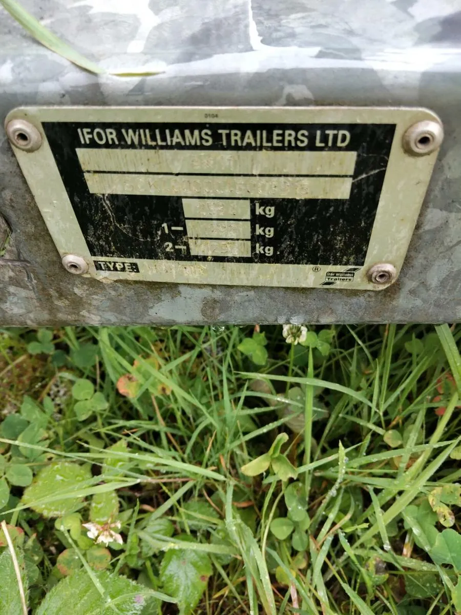 Shuttle trailer - Image 1