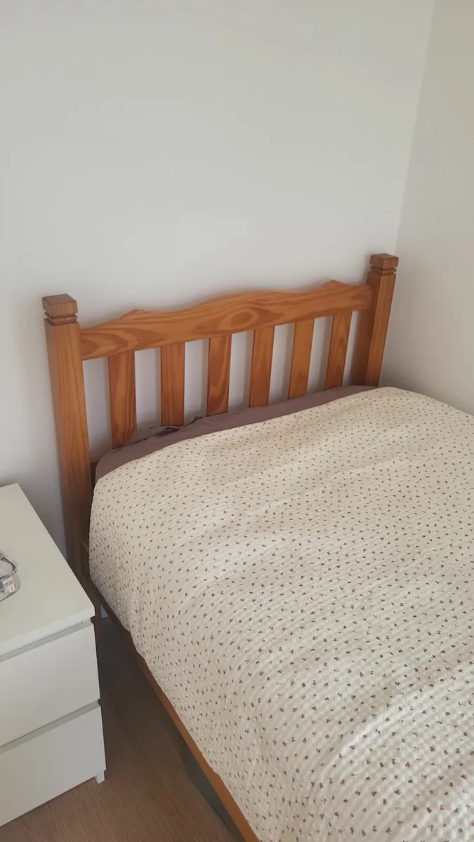Single bed - Image 2
