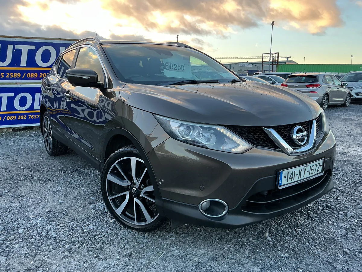 141 NISSAN QASHQAI PANORAMIC ROOF LOW KMS - Image 1