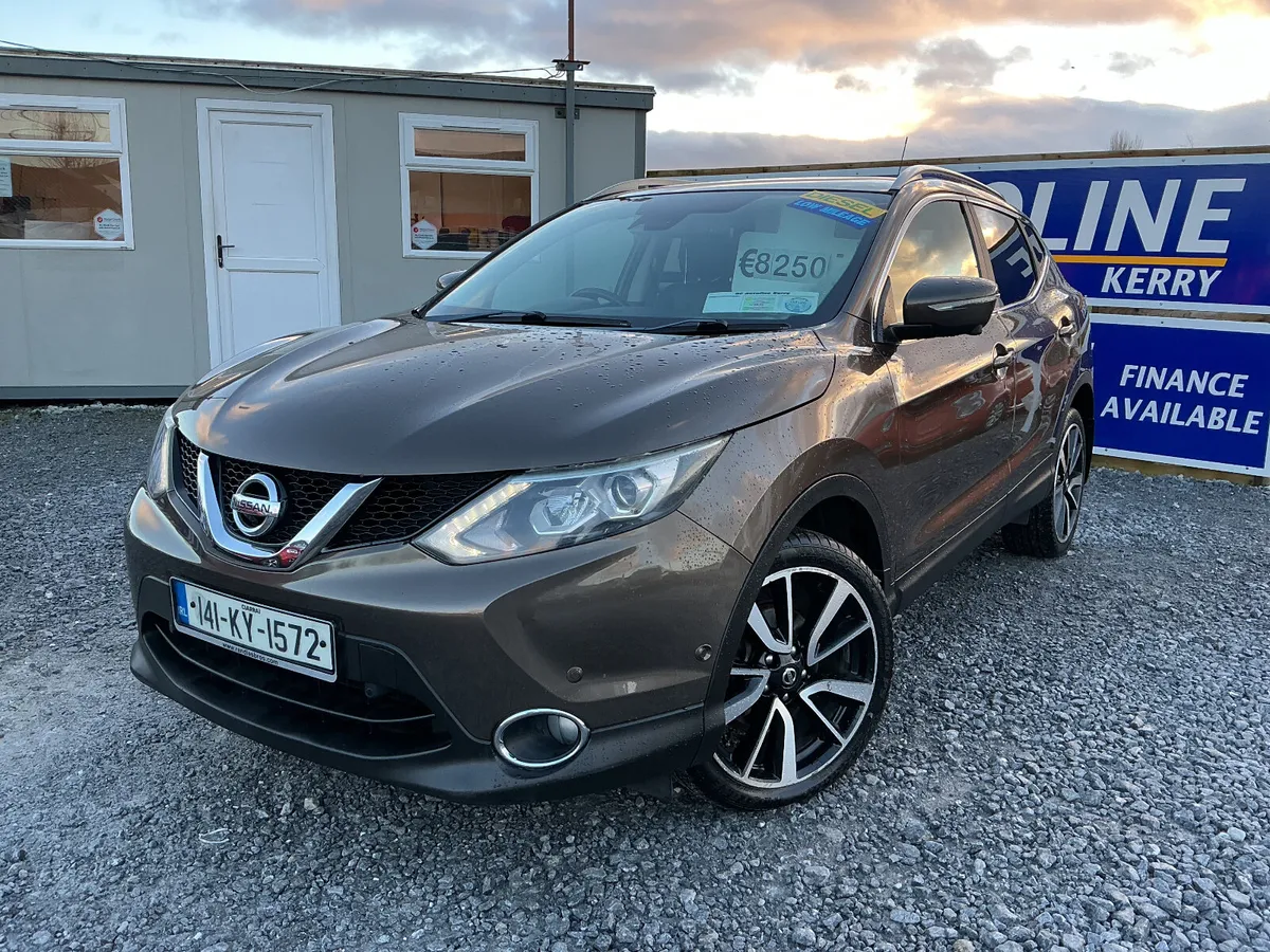 141 NISSAN QASHQAI PANORAMIC ROOF LOW KMS - Image 2