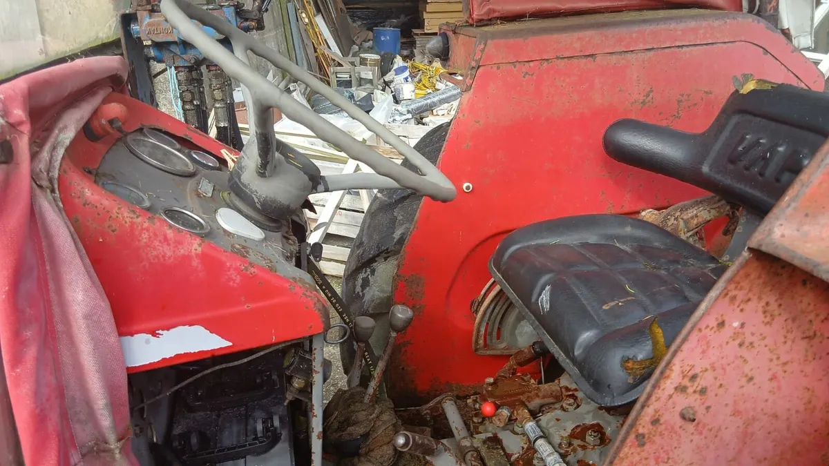 Massey Ferguson 165 1972 original Irish tractor - Image 3