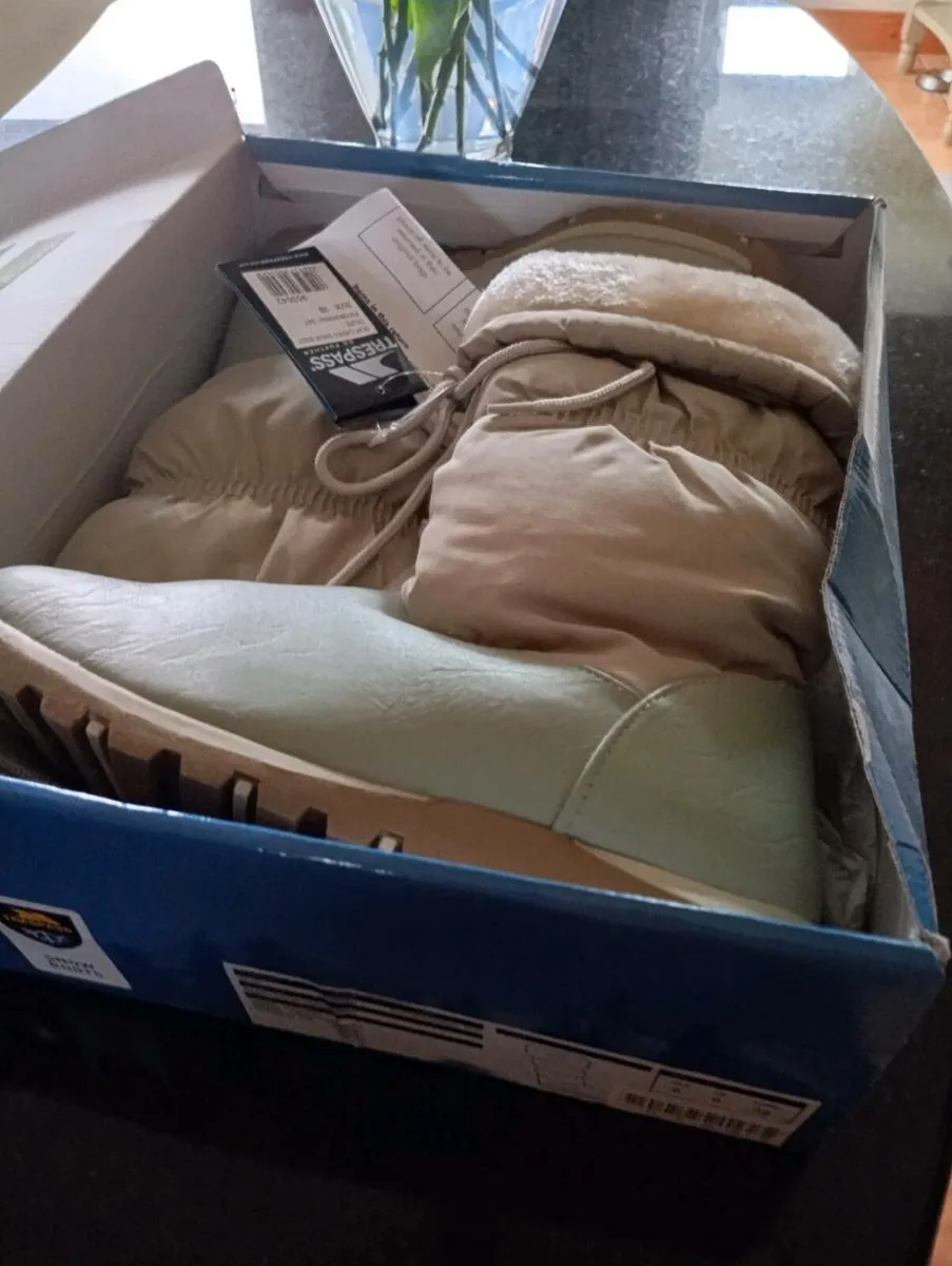 New snow boots - Image 3