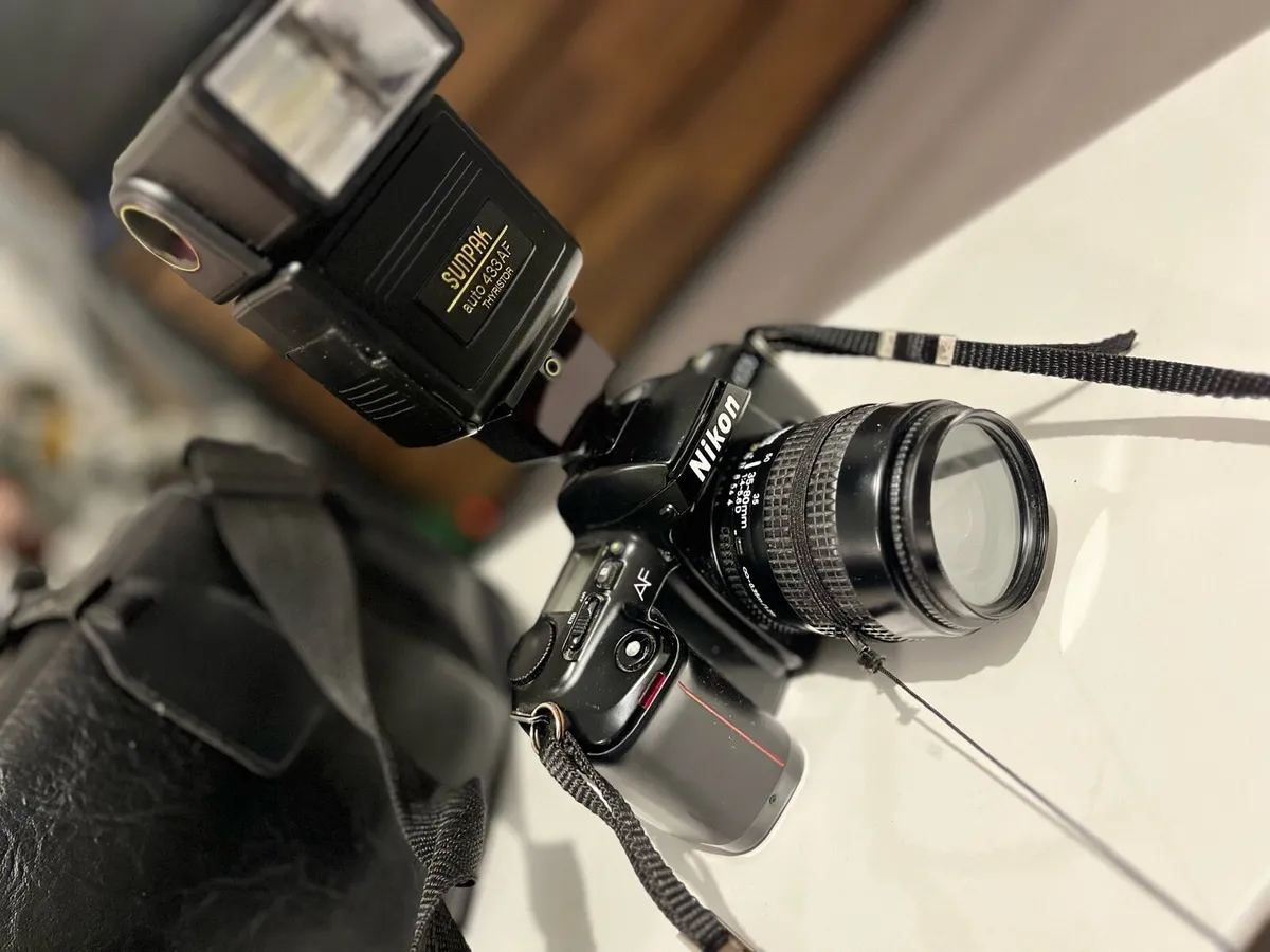 Nikon N6006 - Image 1