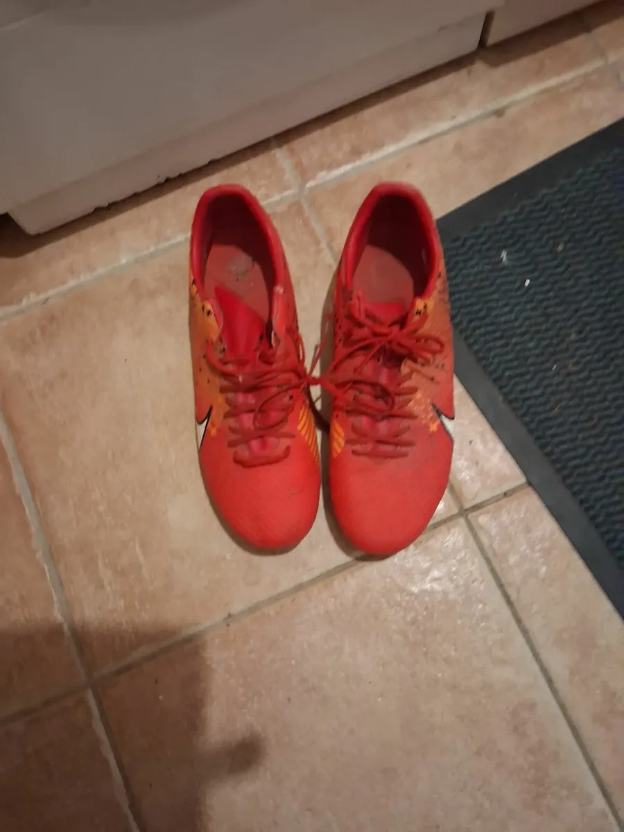 Nike football boots 10.5 UK size - Image 2