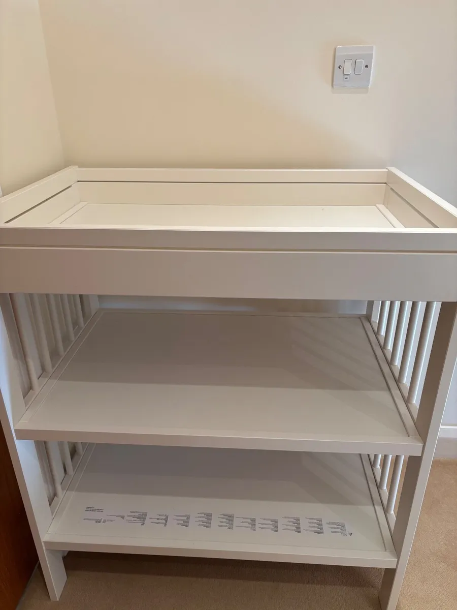 Changing table - Image 2