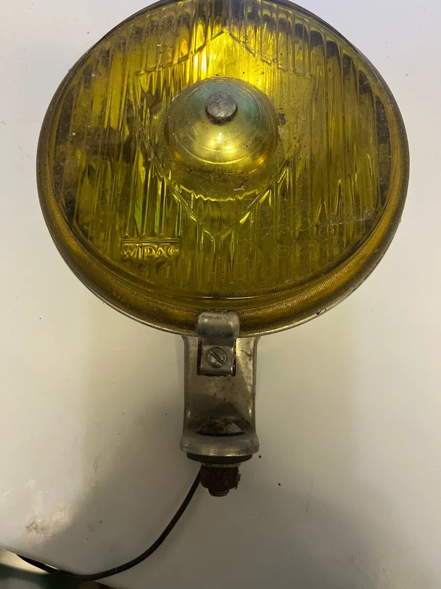 Car spot light - Image 1