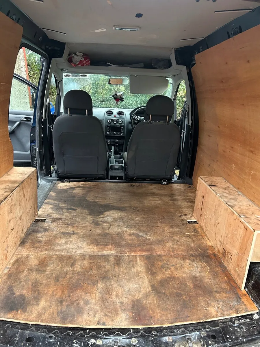 Volkswagen Caddy 2011 - Image 4