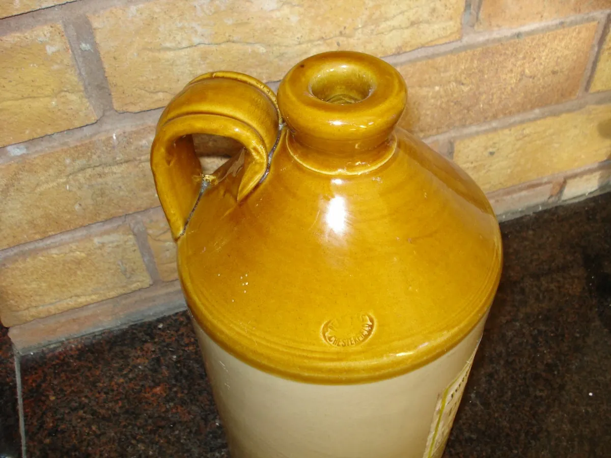 VINTAGE  LARGE 11 INCH STONEWARE FLAGON. - Image 4