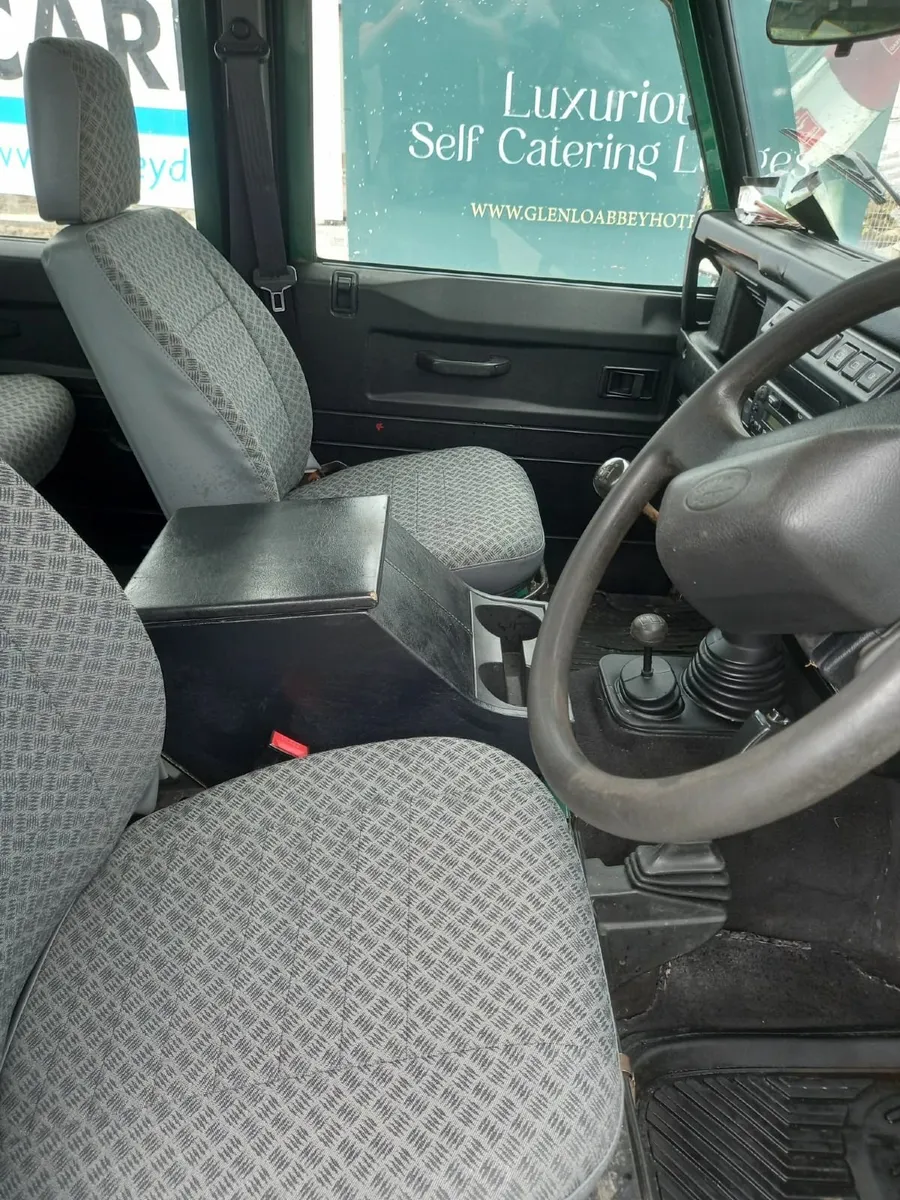 Land Rover Defender 2004 - Image 3