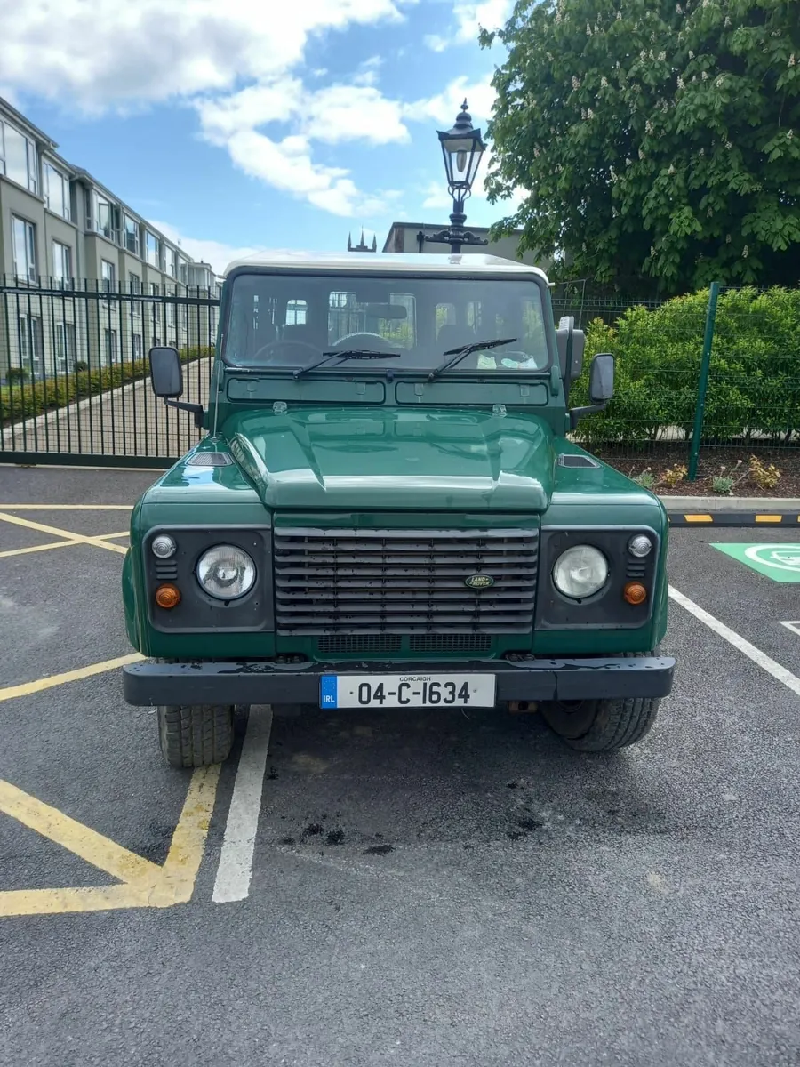 Land Rover Defender 2004 - Image 4