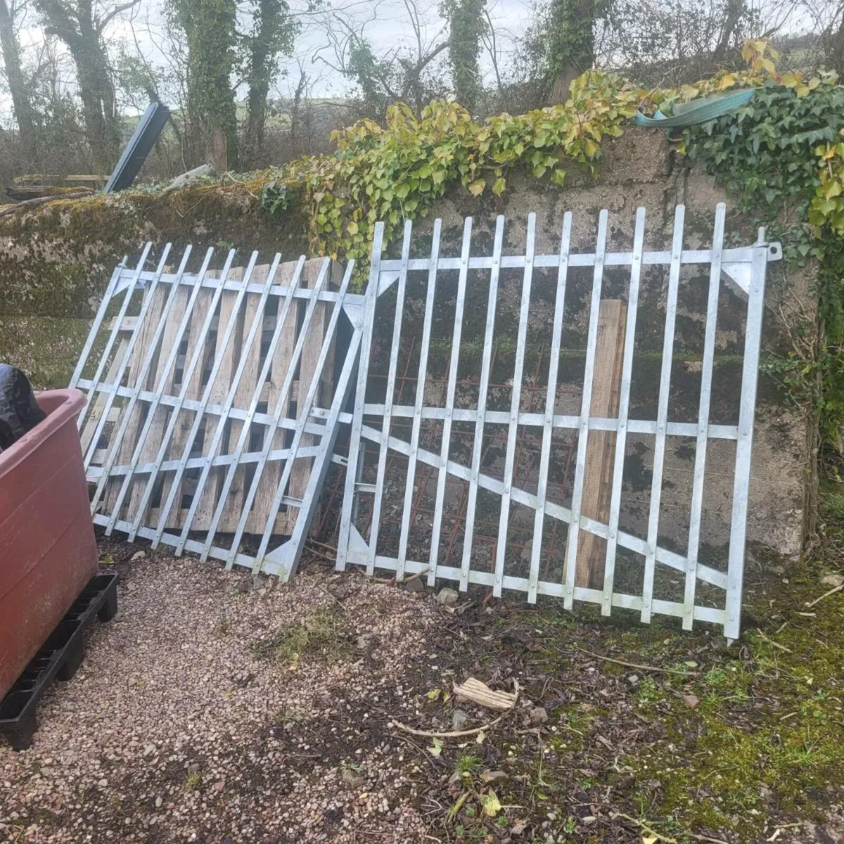 Galvanised gates - Image 2