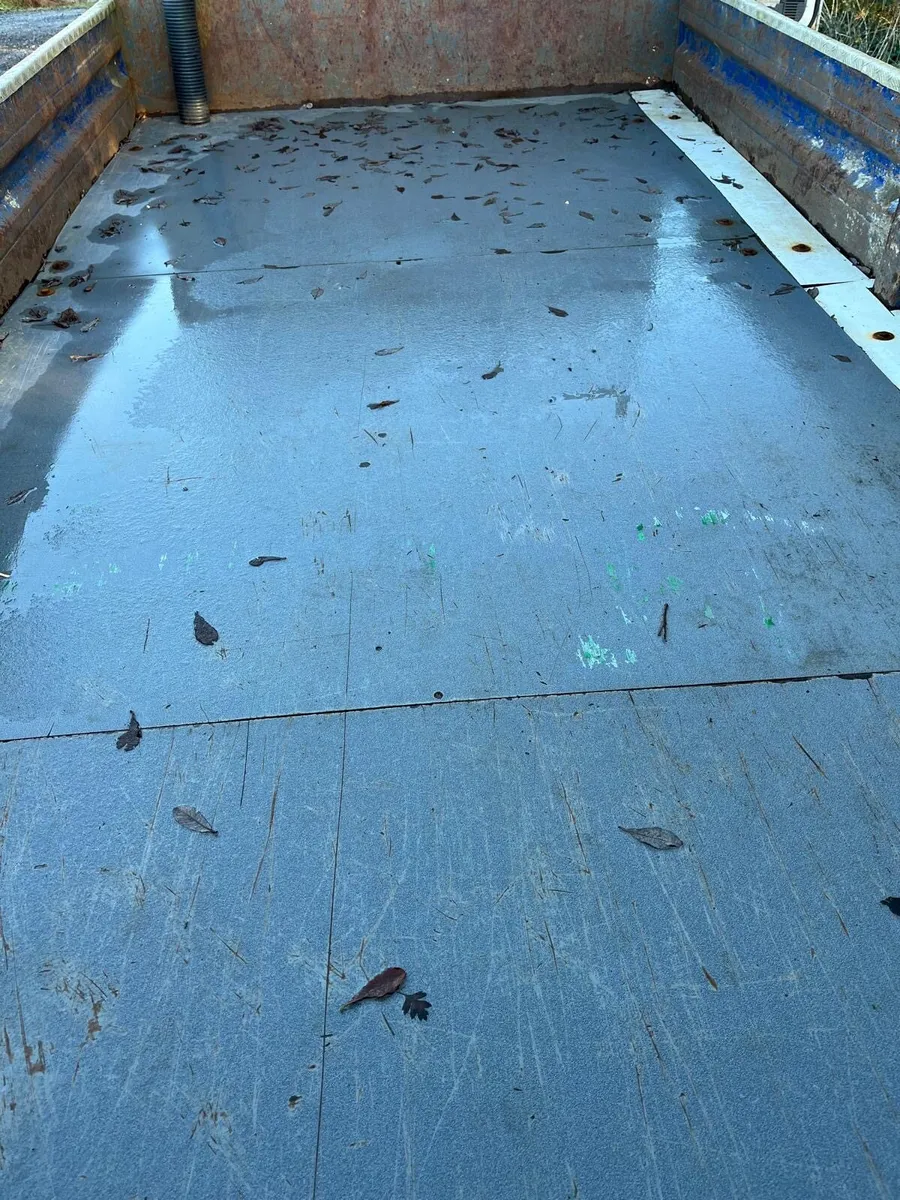 Isuzu NPR 3.5 tonne Truck - Image 4