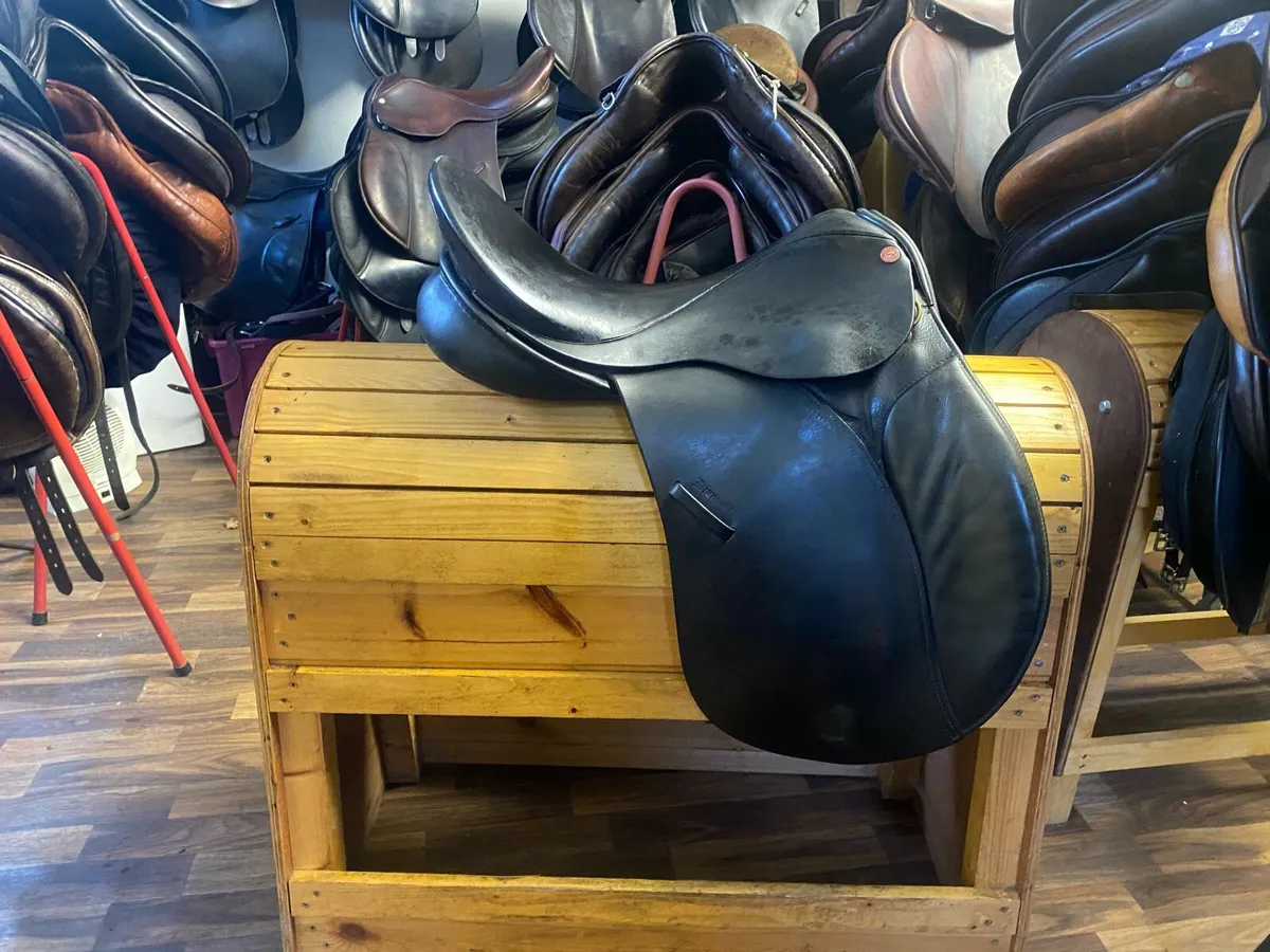 17” Euroriding Leather saddle - Image 2
