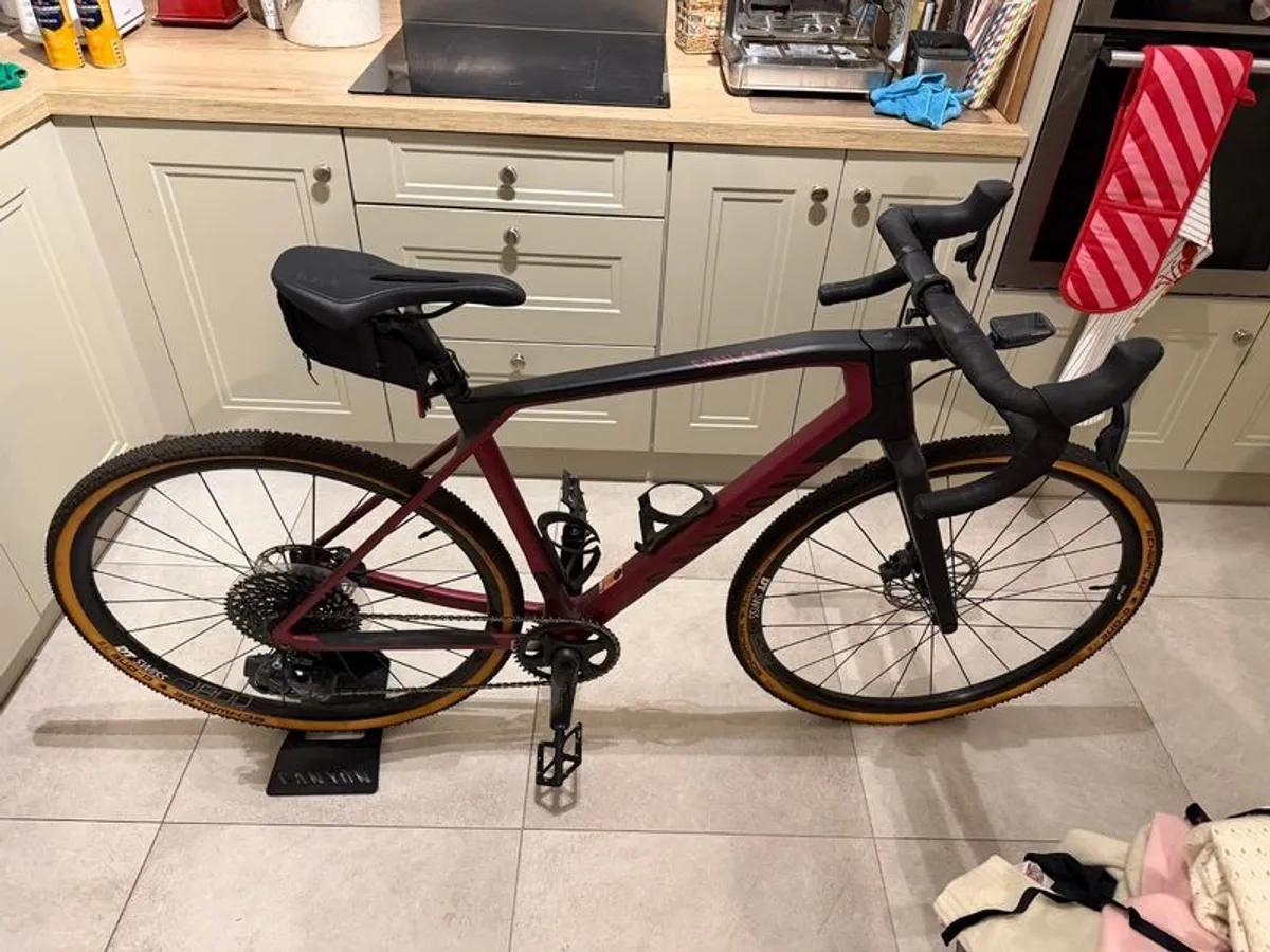 Canyon Grail WMN CF SL 8.0 eTap - Image 2