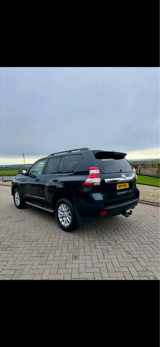 * 2017 Toyota Landcruiser 7 seater * - Image 3