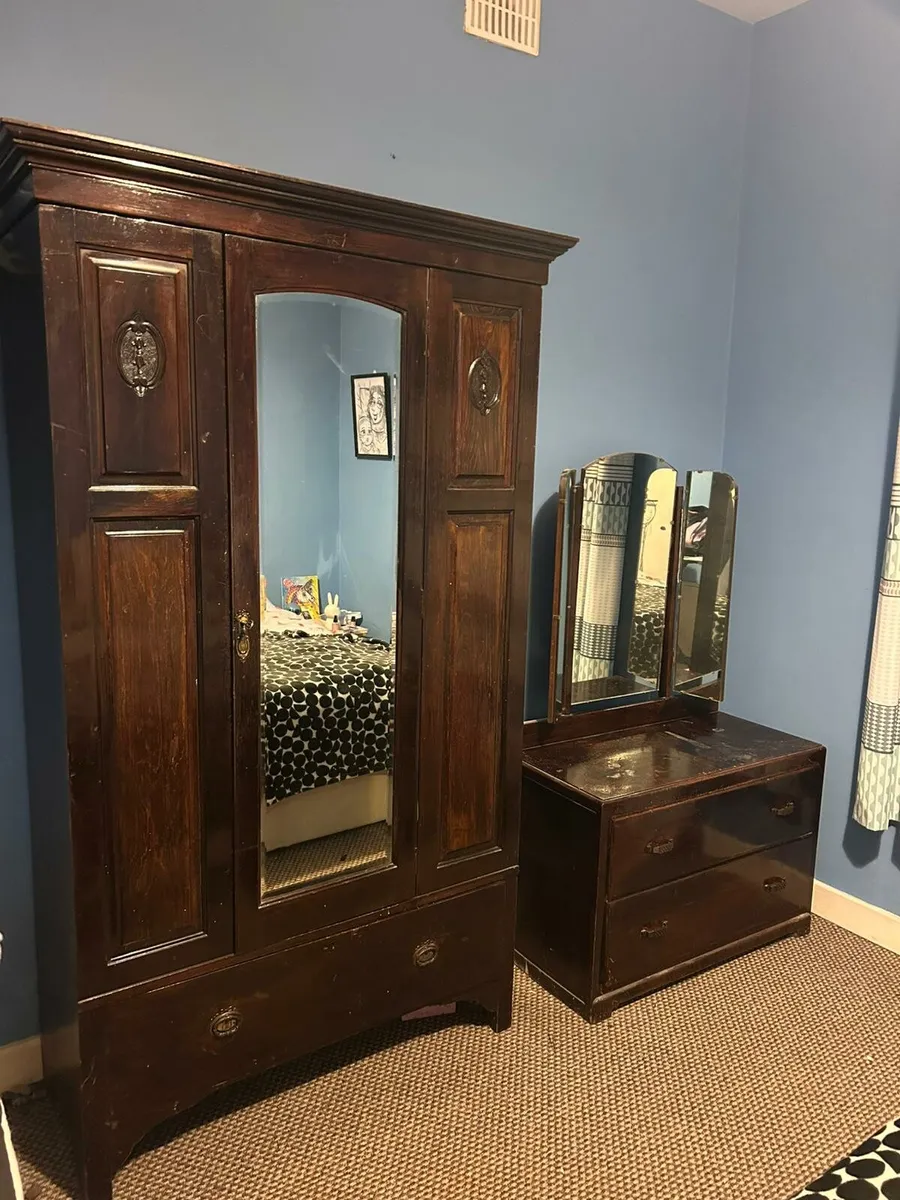 Wardrobe and dresser - Image 1