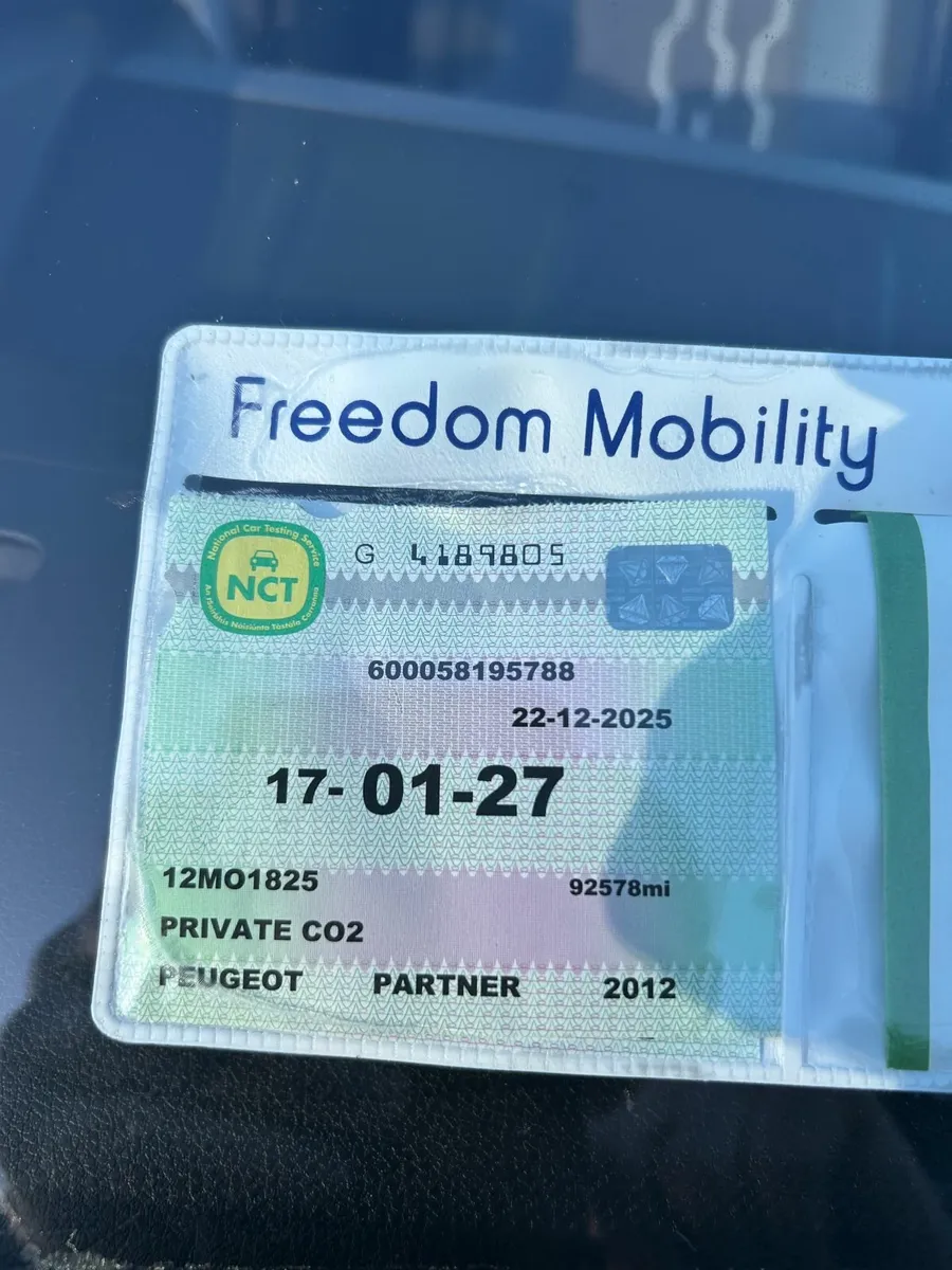 Peugeot Partner Tepee 2012 Wheelchair Car - Image 4