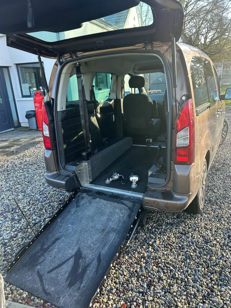 Peugeot Partner Tepee 2012 Wheelchair Car - Image 1