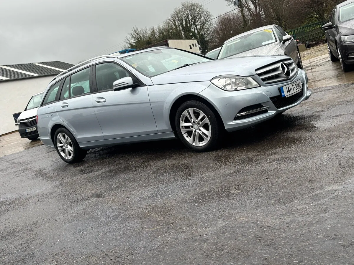 MERC c220 estate - Image 3