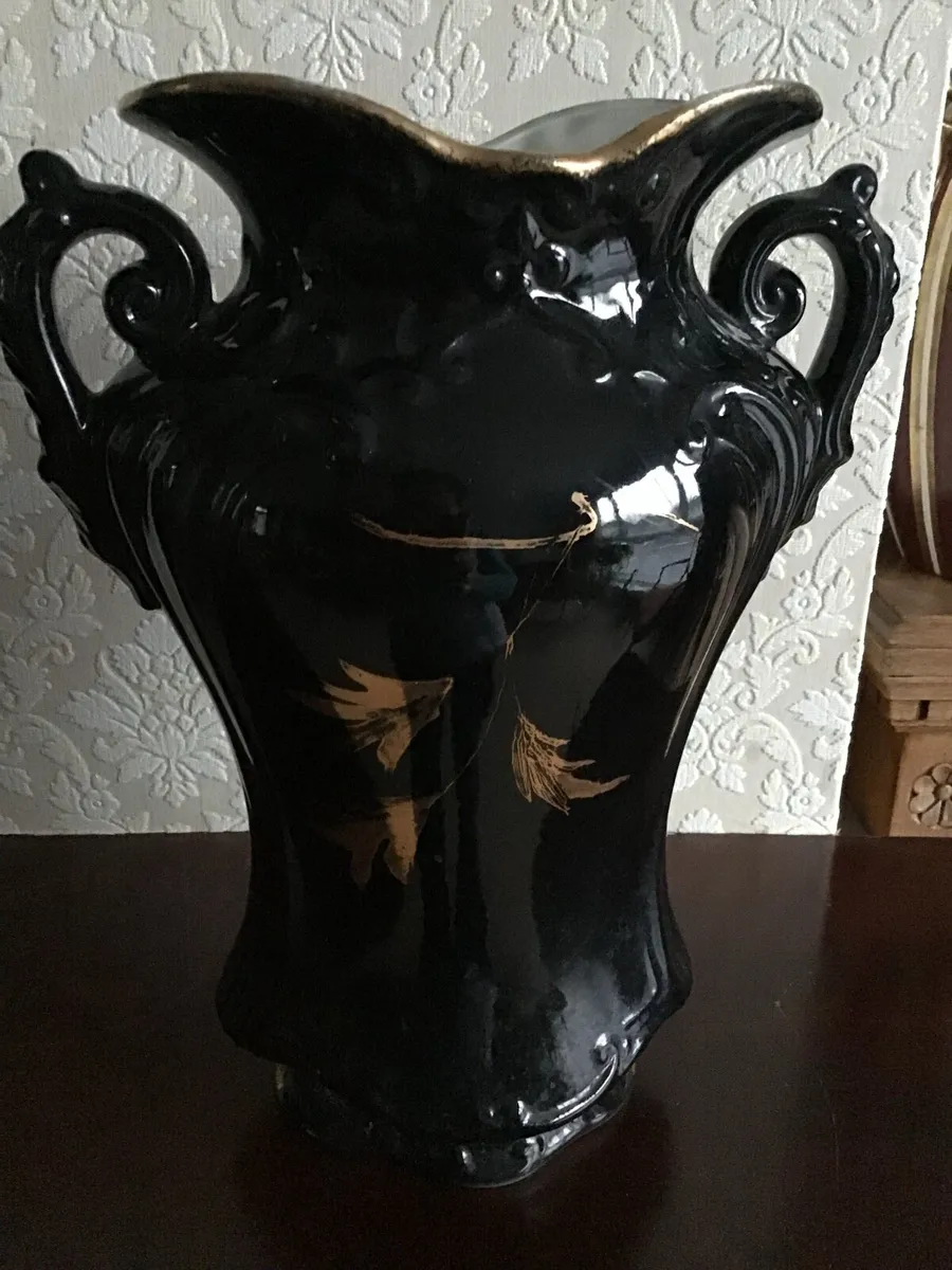 Vintage Black & Gold Design Vase - Image 2