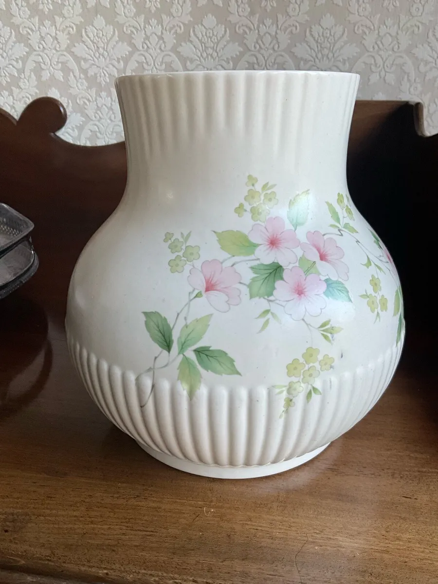 WICKLOW VALE Vase - Image 1