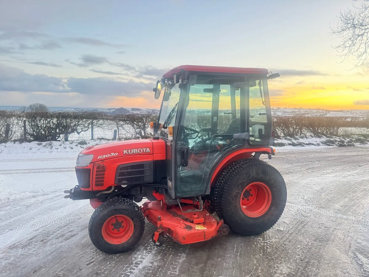 Kubota Compact Tractor with Mower - Image 1