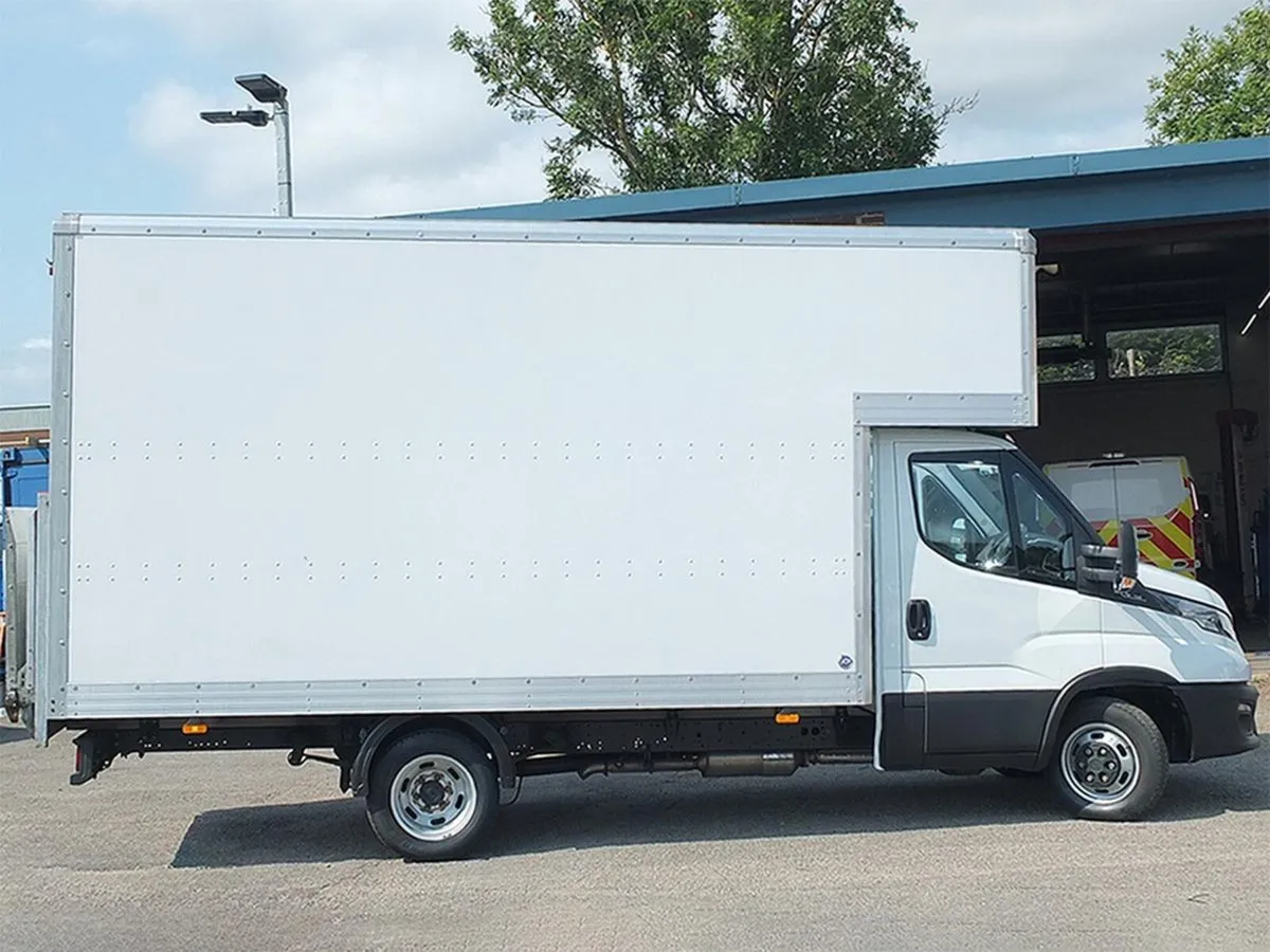 2022 Iveco Daily Luton Box Van - Image 1