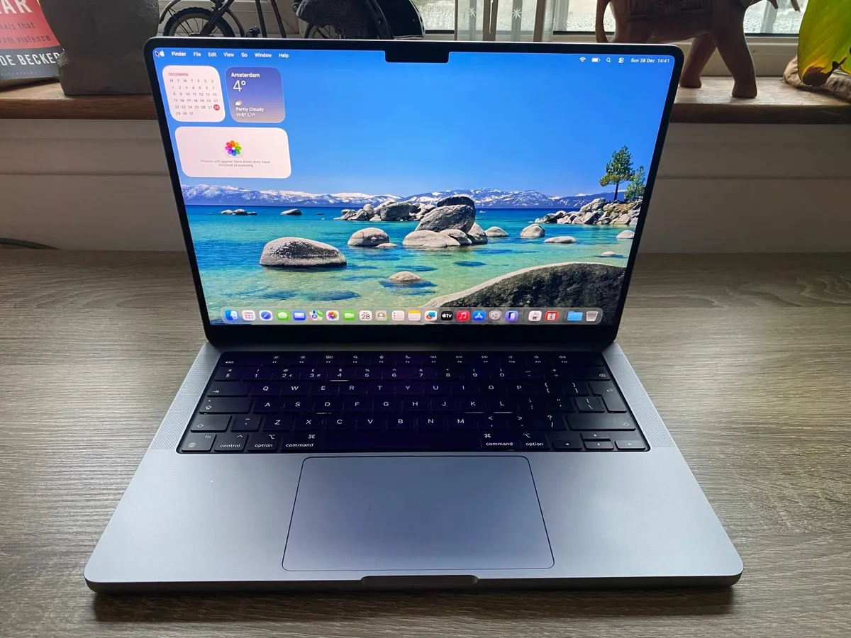 MacBook Pro 14-inch (2021) M1 Pro | 16GB | 512GB - Image 1