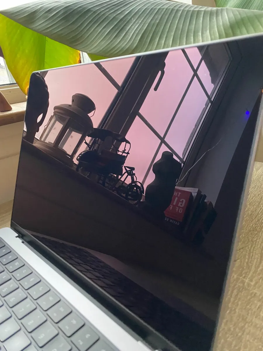 MacBook Pro 14-inch (2021) M1 Pro | 16GB | 512GB - Image 4