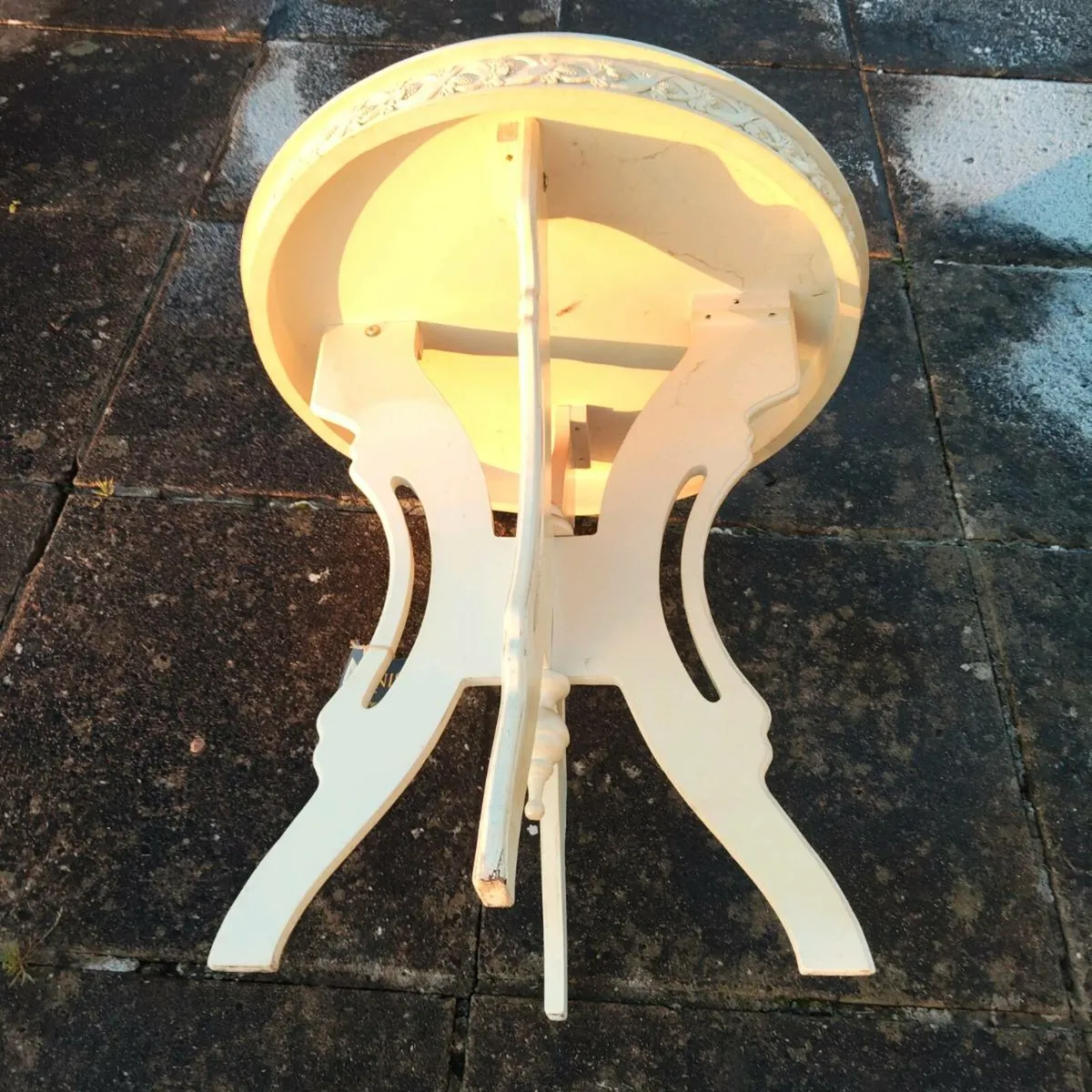 French Table - Image 2