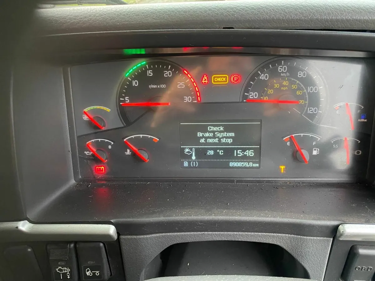 Volvo Other 2010 - Image 3