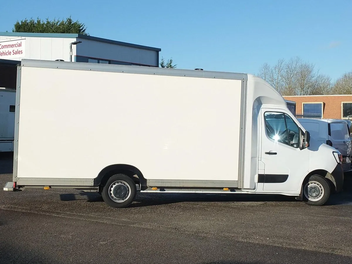 2023 Renault Master Low Loader Luton Box Van - Image 1
