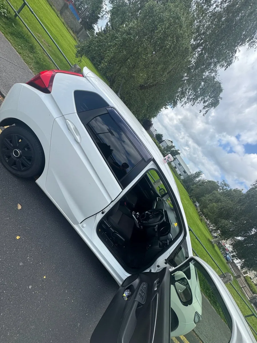 Honda fit 2015 - Image 4