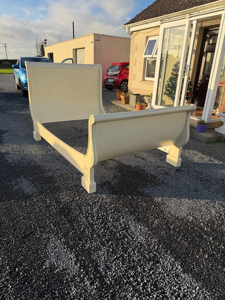 Lovely furniture for a girls room . - Image 2