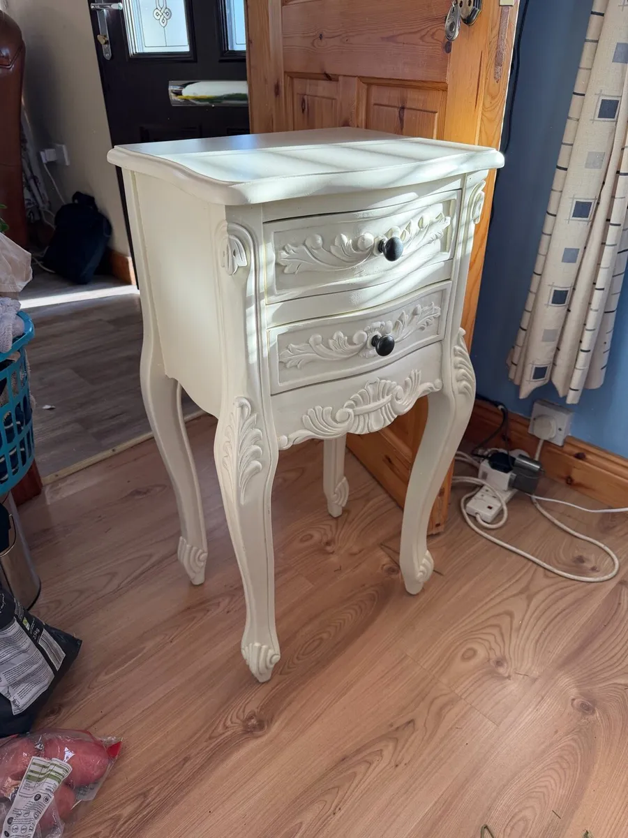 Lovely furniture for a girls room . - Image 3