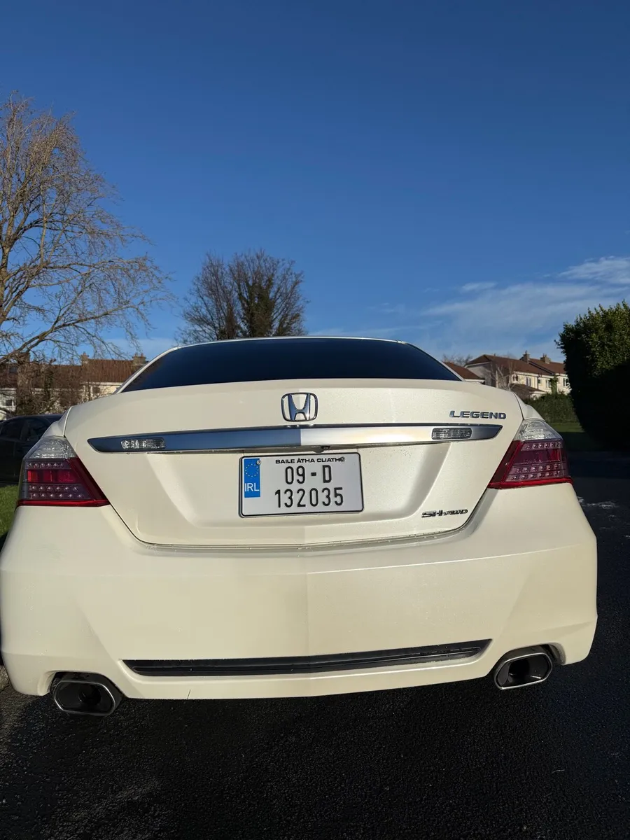 2009 Honda Legend - Image 2