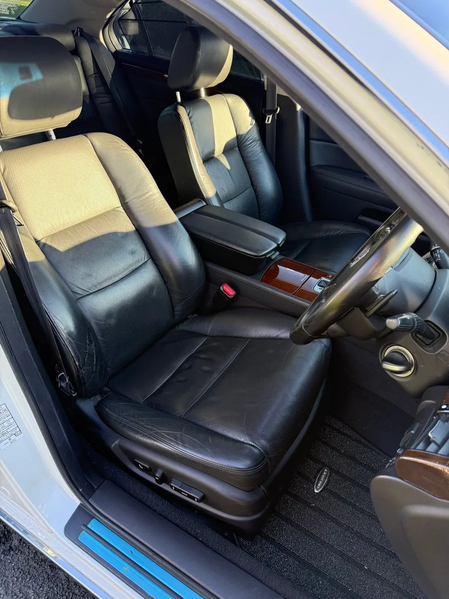 2009 Honda Legend - Image 4