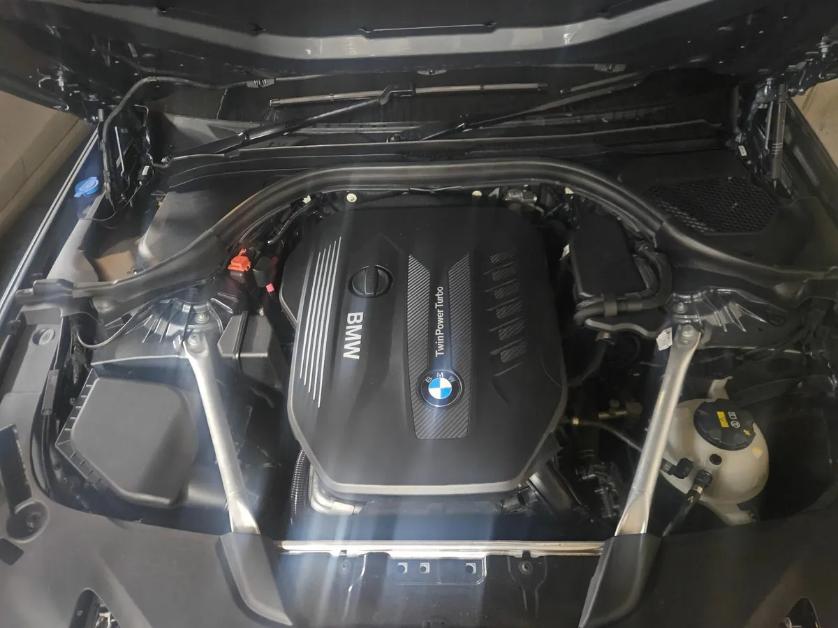 BMW 5-Series 2019 X Drive - Image 4