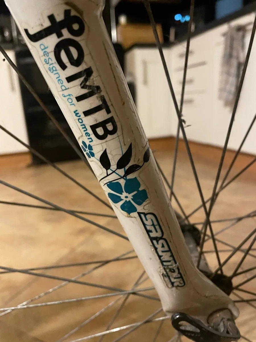 Girl’s bike - Image 2