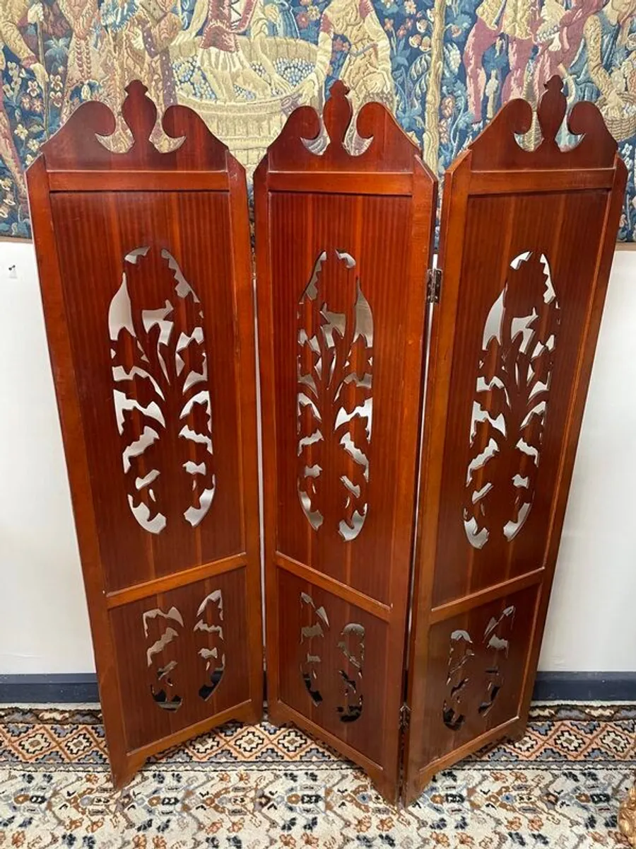ON SALE ! Was 395 Now 330! Vintage Wooden Folding Screen - Image 4