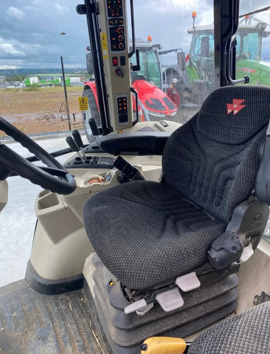 Massey Ferguson 5712S - Image 4