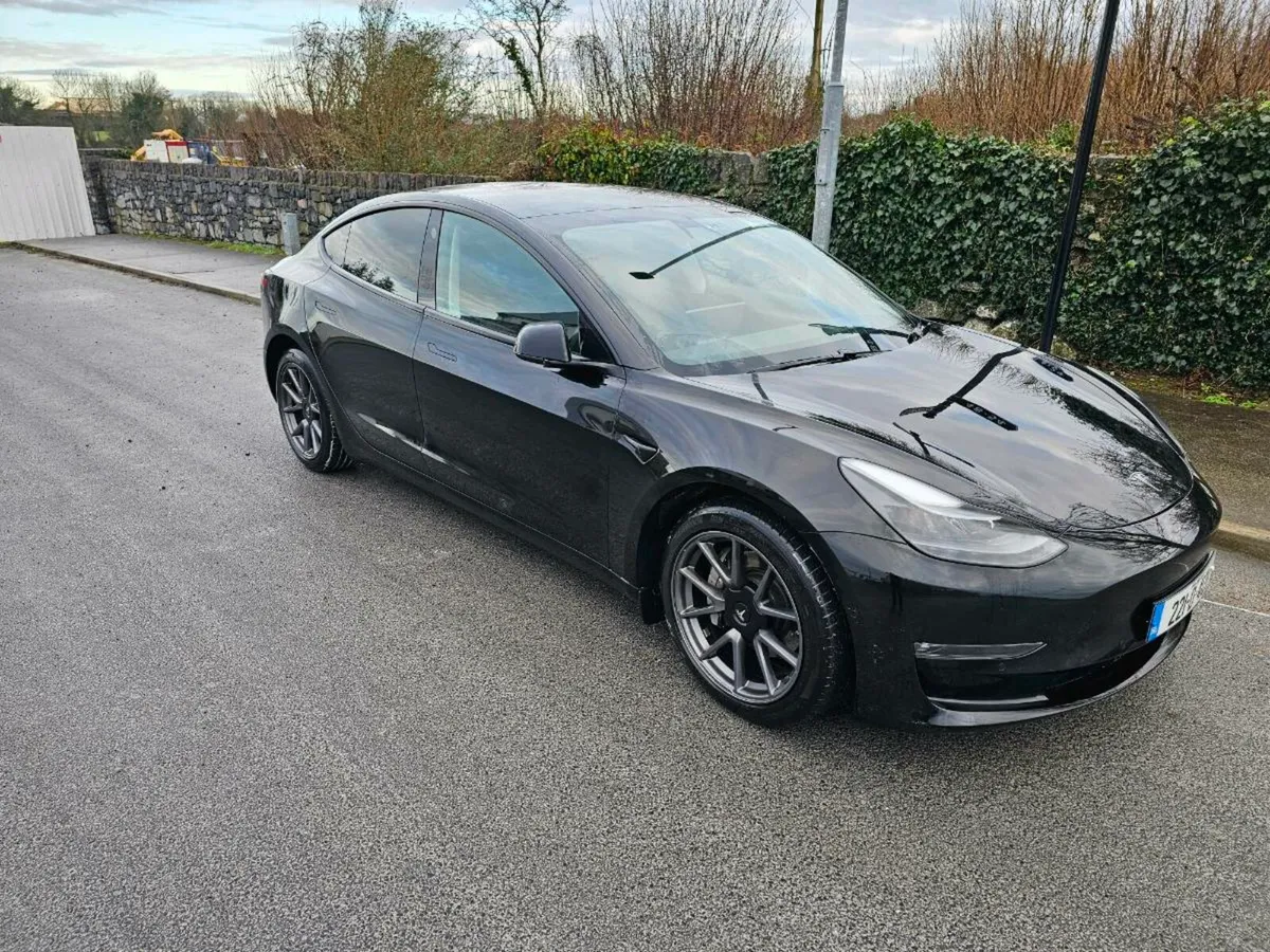 2022 Tesla Model 3 Long Range Dual Motor AWD w/Acc - Image 3